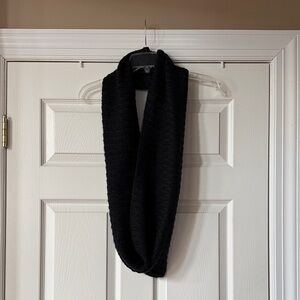 Old Navy Black Knit Infinity Scarf